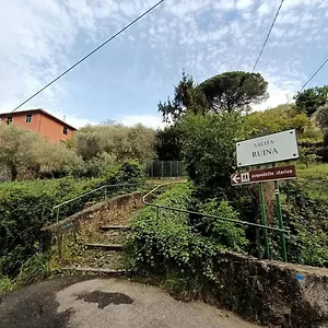 “da Gio” In Un Antico Borgo Di Genova