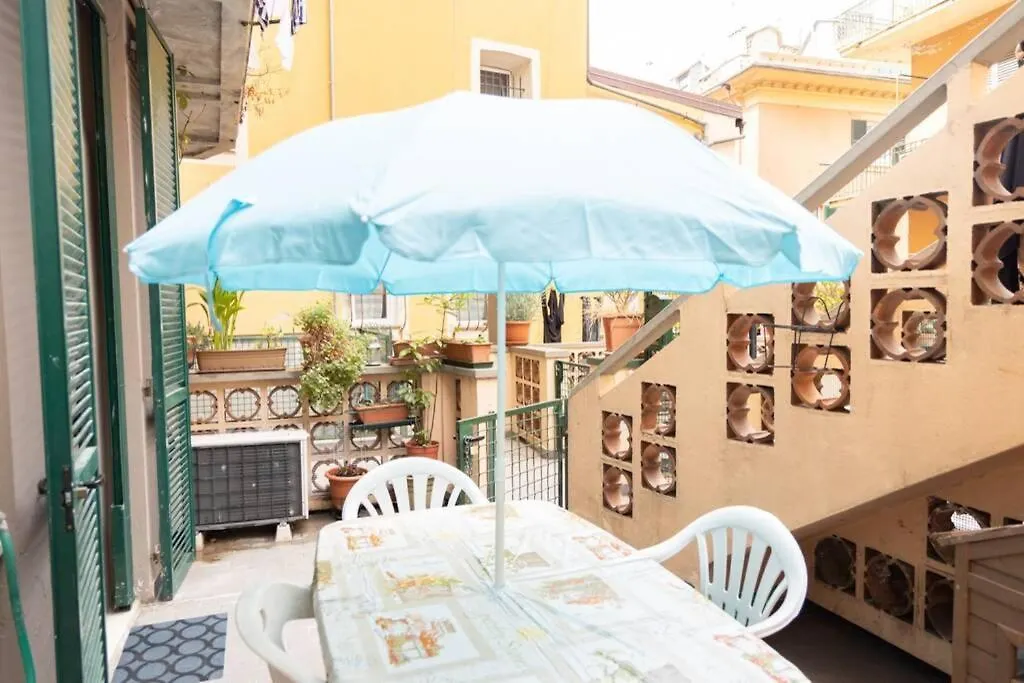 Apartment La Casa Di Nico. Appartamento Zona Centro Genoa