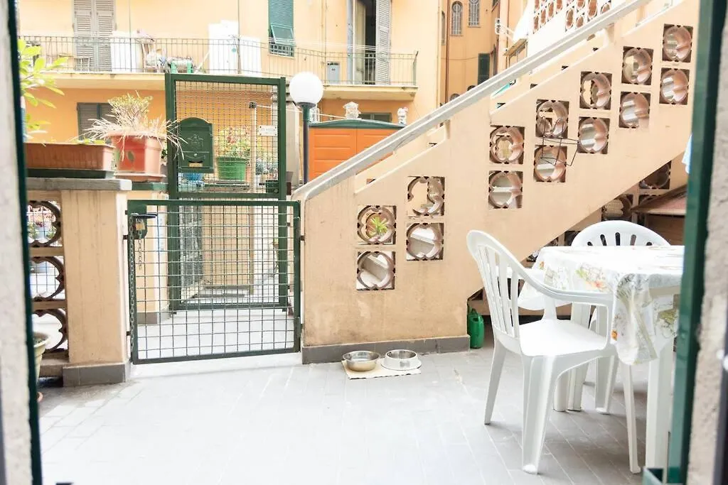 La Casa Di Nico. Appartamento Zona Centro Genoa